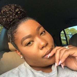 Meet your Posher, Ebonie